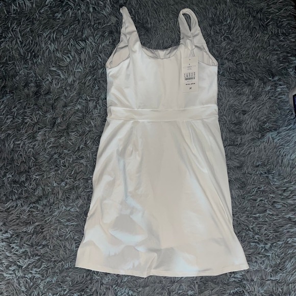 HALARA Cloudful™ Air Fabric Split Hem Backless 2-in-1 Side Pocket Tennis Dress - Picture 4 of 5